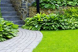 Мощение дорожек и площадок с использованием природного камня   в Новокузнецке