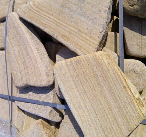 Kamenclub.ru: Песчаник пластушка галтованный желтый с рисунком (3 см)  купить в Новокузнецке плитняк - пластушка желтый песчаник 21000 руб/м3   фото КАМЕНЬ КЛУБ