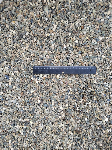Kamenclub.ru: Галька речная окат (серая) фр.5-10 мм купить  в Новокузнецке галька речная серая, серый, темно-серый, светло-серый, коричневый речная окатанная галька декоративная ландшатфная 5000 руб/т   фото КАМЕНЬ КЛУБ