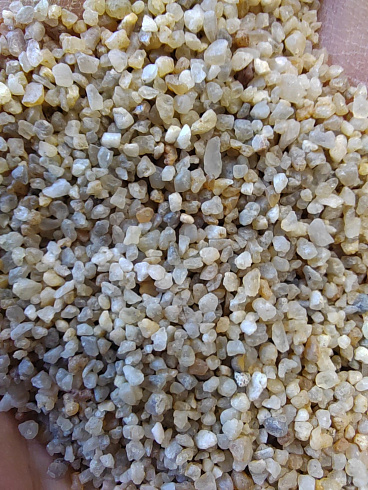 Кварцевый песок для водоподготовки фр. 1,6-3 мм.  купить в Новокузнецке фото Камень Клуб