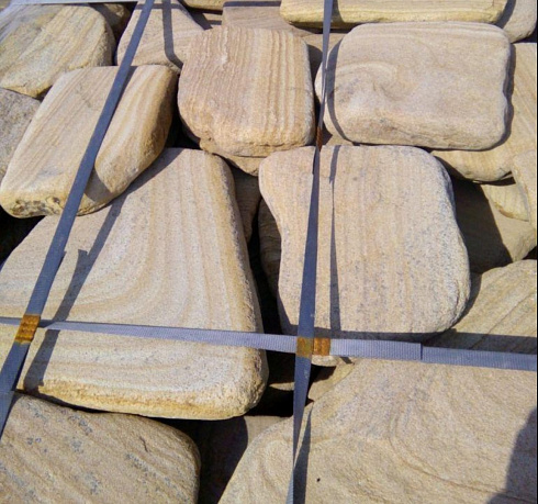 Kamenclub.ru: Песчаник пластушка галтованный желтый с рисунком (3 см)  купить в Новокузнецке плитняк - пластушка желтый песчаник 21000 руб/м3   фото КАМЕНЬ КЛУБ