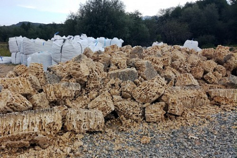 Kamenclub.ru: Крымский природный меотис фр. 100-500 мм.  купить в Новокузнецке меотис бежевый рыжий молочный желтый ракушечник 4 500 руб/т   фото КАМЕНЬ КЛУБ