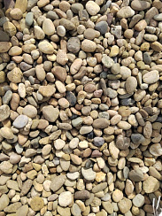 Kamenclub.ru: Галька речная окат рыжая фр. 20-40 мм. купить  в Новокузнецке галька речная окатанная рыжая желтая серая округлая речная галька 5000 руб/т   фото КАМЕНЬ КЛУБ