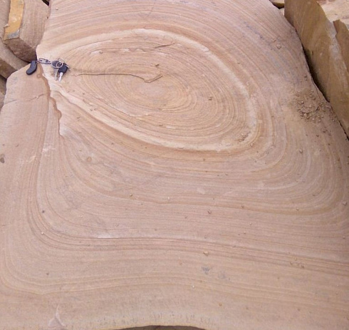 Kamenclub.ru: Форматный камень (плаха) пошаговая дорожка от 70-150 см (4 -12 см)  купить в Новокузнецке плитняк  форматный плаха желтый песчаник 9 000 руб/т   фото КАМЕНЬ КЛУБ