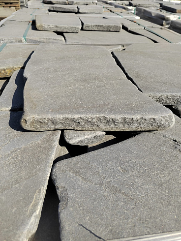 Kamenclub.ru: Песчаник галтованный для облицовки (фр. 2-5 см)  купить в Новокузнецке песчник рыжий желтый серый песчаник окатанный речной 6 000 руб/т   фото КАМЕНЬ КЛУБ