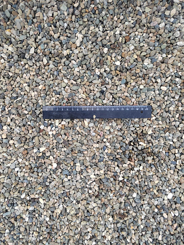 Kamenclub.ru: Галька речная окат (серая) фр.5-10 мм купить  в Новокузнецке галька речная серая, серый, темно-серый, светло-серый, коричневый речная окатанная галька декоративная ландшатфная 5000 руб/т   фото КАМЕНЬ КЛУБ