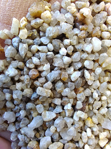 Кварцевый песок сухой фракцинированный фр. 1,6-4 мм.  купить в Новокузнецке фото Камень Клуб