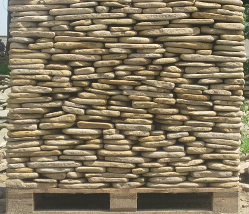 Kamenclub.ru: Песчаник пластушка галтованный желтый с рисунком (3 см)  купить в Новокузнецке плитняк - пластушка желтый песчаник 21000 руб/м3   фото КАМЕНЬ КЛУБ