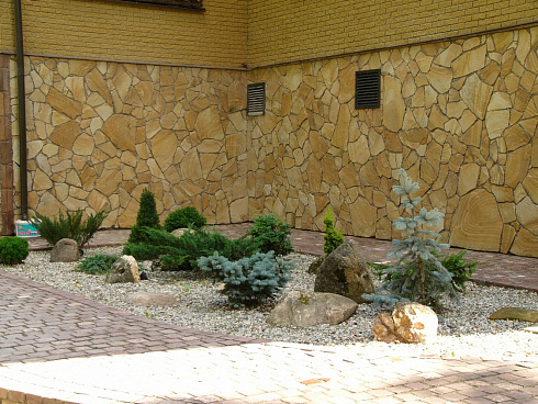 Kamenclub.ru: Песчаник пластушка желтый с разводом под дерево (2 см)  купить в Новокузнецке плитняк желтый с разводами, желтый, рыжий, серый песчаник пластушка рваная ландшафтная 11 000 руб/м3   фото КАМЕНЬ КЛУБ