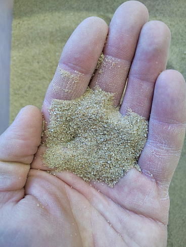 Кварцевый песок для площадок фр. 0,16-0,63 мм.  купить в Новокузнецке фото Камень Клуб