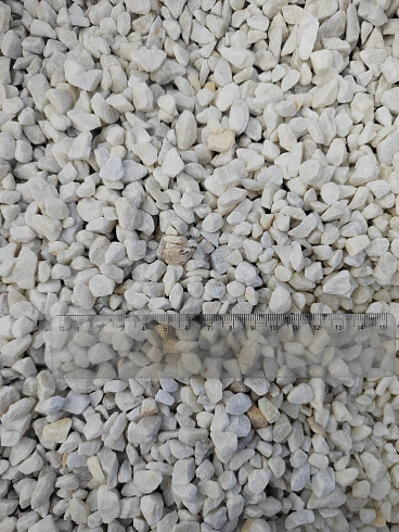 Kamenclub.ru: Мраморная крошка, щебень, цвет-белый, фр. 5-10 мм.  купить в Новокузнецке мрамор белый, айвори, молочный мраморная каменная крошка ландшафтная 12000 руб/т   фото КАМЕНЬ КЛУБ
