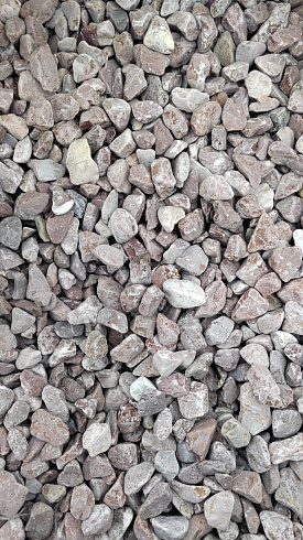 Kamenclub.ru: Мраморная крошка (щебень галтованный розовый) фр.20-40 мм.  купить в Новокузнецке мрамор розовый, красный оголтованный округлый щебень  15000 руб/т   фото КАМЕНЬ КЛУБ