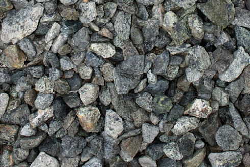 Kamenclub.ru: Щебень крошка зеленый (змеевик) фр. 20-40 мм.  купить в Новокузнецке мрамор зеленый, салатовый ландшафтная мраморная крошка 8500 руб/т   фото КАМЕНЬ КЛУБ