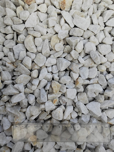 Kamenclub.ru: Мраморная крошка, щебень, цвет-белый, фр. 10-20 мм.  купить в Новокузнецке мрамор белый, молочный айвори каменная ландшафтная декоративная крошка шебня 12000 руб/т   фото КАМЕНЬ КЛУБ