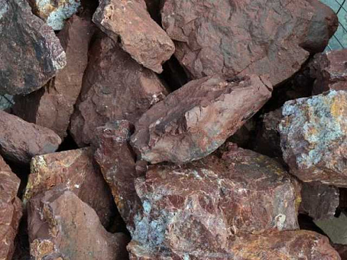 Kamenclub.ru: Щебень крошка красный (ЯШМА) фр. 5-10 мм.  купить в Новокузнецке крошка каменная яшмы красный, бордовый, темно-красный декоративная крошка ландшафтная каменная яшмоидная 8500 руб/т   фото КАМЕНЬ КЛУБ