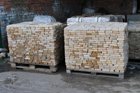 Kamenclub.ru: Песчаник брусчатка (Готика) art PSG-L-01  купить в Новокузнецке    2300 руб/кв.м   фото КАМЕНЬ КЛУБ