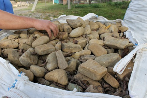 Kamenclub.ru: Песчаник брусчатка  купить в Новокузнецке    5 500 руб/т   фото КАМЕНЬ КЛУБ