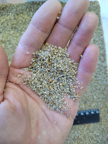 Кварцевый песок для площадок фр. 0,8 - 2 мм.  купить в Новокузнецке фото Камень Клуб