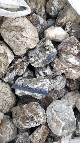 Kamenclub.ru: Кварцевый валунчик фр.100-300 мм.  купить в Новокузнецке кварц белый, бежевый молочный рыжий крупный природный камень галечник 7850 руб/т   фото КАМЕНЬ КЛУБ