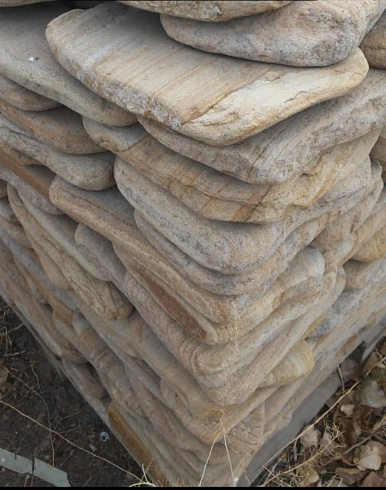 Kamenclub.ru: Песчаник пластушка галтованный желтый с рисунком (3 см)  купить в Новокузнецке плитняк - пластушка желтый песчаник 21000 руб/м3   фото КАМЕНЬ КЛУБ