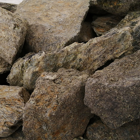 фото Змеевик салатовый  (фр. 70-100 мм)  купить в Новокузнецке в интернет-портале КАМЕНЬ КЛУБ