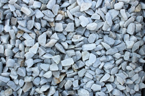 Kamenclub.ru: Мраморная крошка, щебень, цвет-белый,  фр. 20-40 мм.  купить в Новокузнецке мрамор белый молочный слоновая кость айвори  мраморная крошка ландшафтная 12000 руб/т   фото КАМЕНЬ КЛУБ