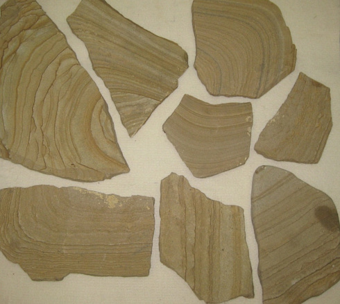 Kamenclub.ru: Песчаник пластушка желтый с разводом под дерево (2 см)  купить в Новокузнецке плитняк желтый с разводами, желтый, рыжий, серый песчаник пластушка рваная ландшафтная 11 000 руб/м3   фото КАМЕНЬ КЛУБ