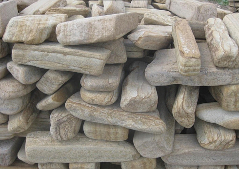 Kamenclub.ru: Песчаник пластушка галтованный желтый с рисунком (3 см)  купить в Новокузнецке плитняк - пластушка желтый песчаник 21000 руб/м3   фото КАМЕНЬ КЛУБ