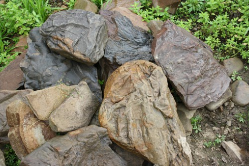 Kamenclub.ru: Песчаник декоративный ландшафтный (фр. 300-500 мм)  купить в Новокузнецке песчаник желтый рыжий серый зеленый валун речной окатанный природный песчаника 4 500 руб/т   фото КАМЕНЬ КЛУБ