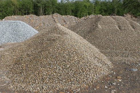 Kamenclub.ru: Галька окат (серо-желтая) фр.10-20 мм. купить  в Новокузнецке галька серо-желтая, рыжая, серый речная окатанная округлая галька 5000 руб/т   фото КАМЕНЬ КЛУБ