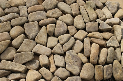 Kamenclub.ru: Песчаник брусчатка  купить в Новокузнецке    5 500 руб/т   фото КАМЕНЬ КЛУБ