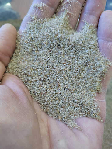 Кварцевый песок для площадок фр. 0,3 - 1 мм.  купить в Новокузнецке фото Камень Клуб