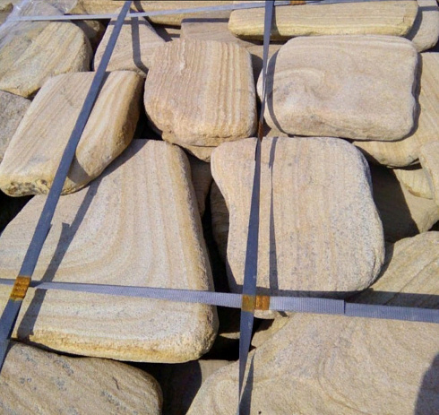 Kamenclub.ru: Песчаник пластушка галтованный желтый с рисунком (3 см)  купить в Новокузнецке плитняк - пластушка желтый песчаник 21000 руб/м3   фото КАМЕНЬ КЛУБ