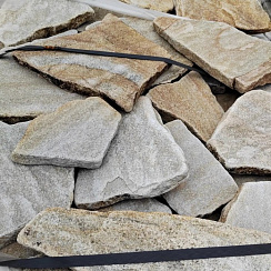 Kamenclub.ru: Песчаник пластушка галтованный желтый с рисунком (3 см)  купить в Новокузнецке плитняк - пластушка желтый песчаник 21000 руб/м3   фото КАМЕНЬ КЛУБ