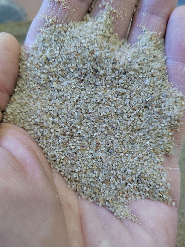 Кварцевый песок для площадок фр. 0,3 - 1 мм.  купить в Новокузнецке фото Камень Клуб