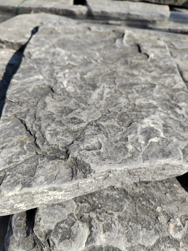 Kamenclub.ru: Песчаник галтованный для облицовки (фр. 2-5 см)  купить в Новокузнецке песчник рыжий желтый серый песчаник окатанный речной 6 000 руб/т   фото КАМЕНЬ КЛУБ